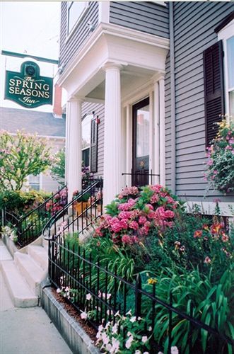 The Spring Seasons Inn ニューポート エクステリア 写真